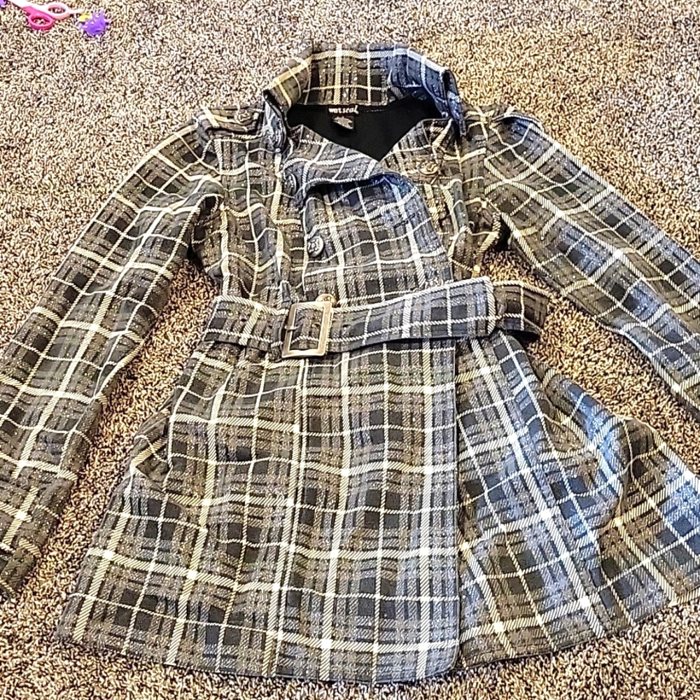 🦩 3 for $25 Wet seal coat